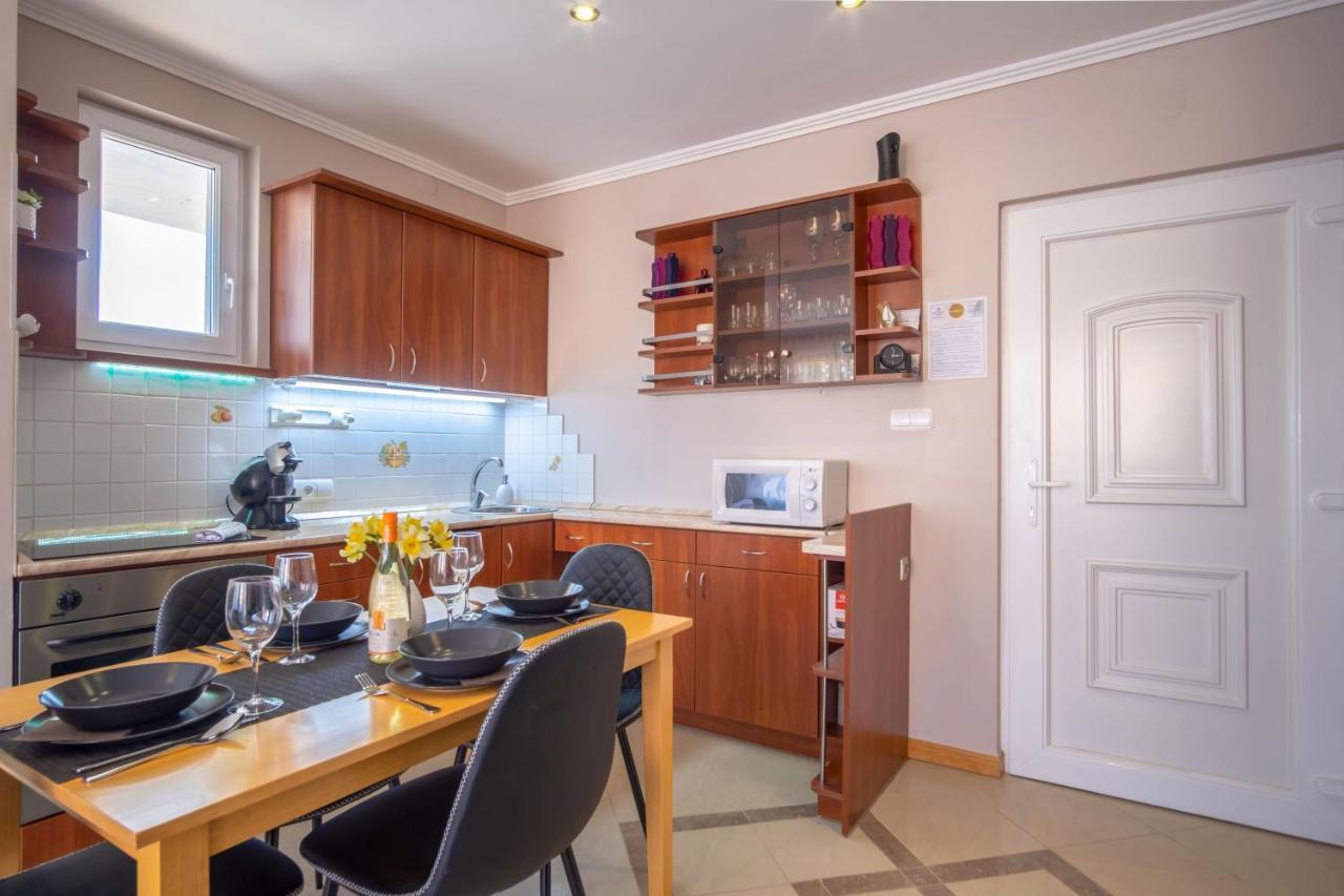 MF Belvedere Apartment Siófok Buitenkant foto